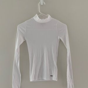 🧚‍♂️White Turtle Neck Delicate Long Sleeve🧚‍♂️